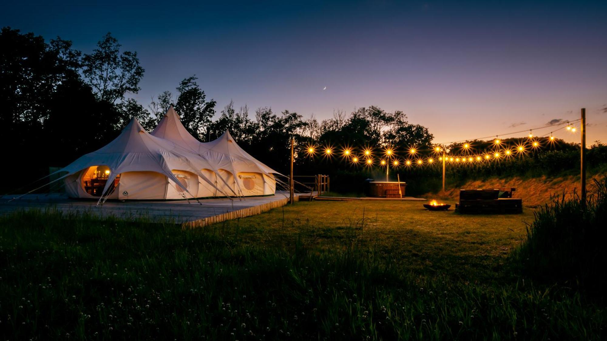 Luxury Glamping Retreat In Battle 빌라 외부 사진