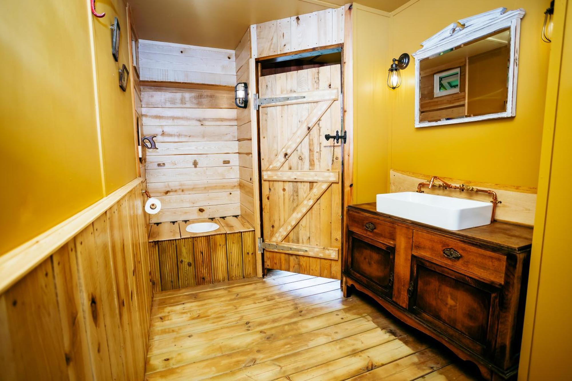 Luxury Glamping Retreat In Battle 빌라 외부 사진