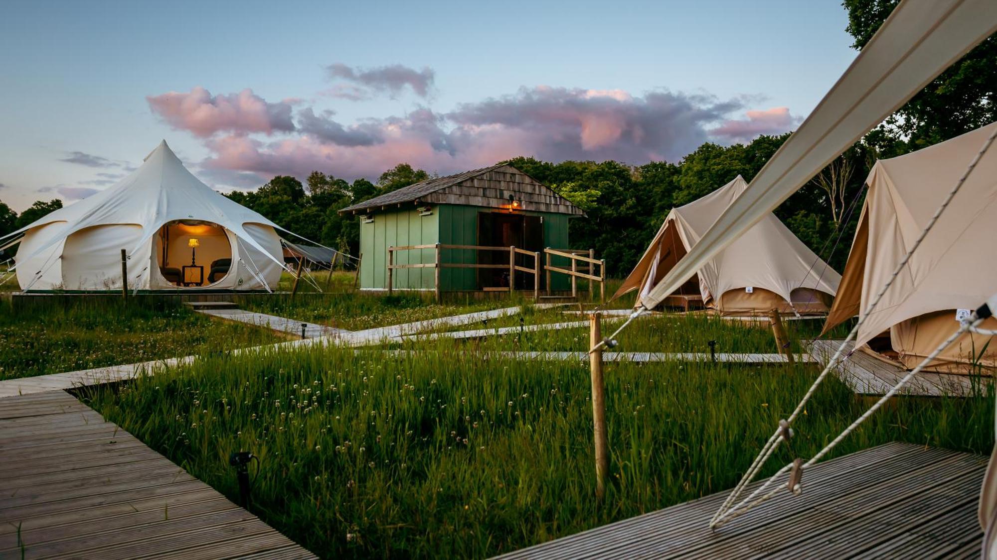 Luxury Glamping Retreat In Battle 빌라 외부 사진