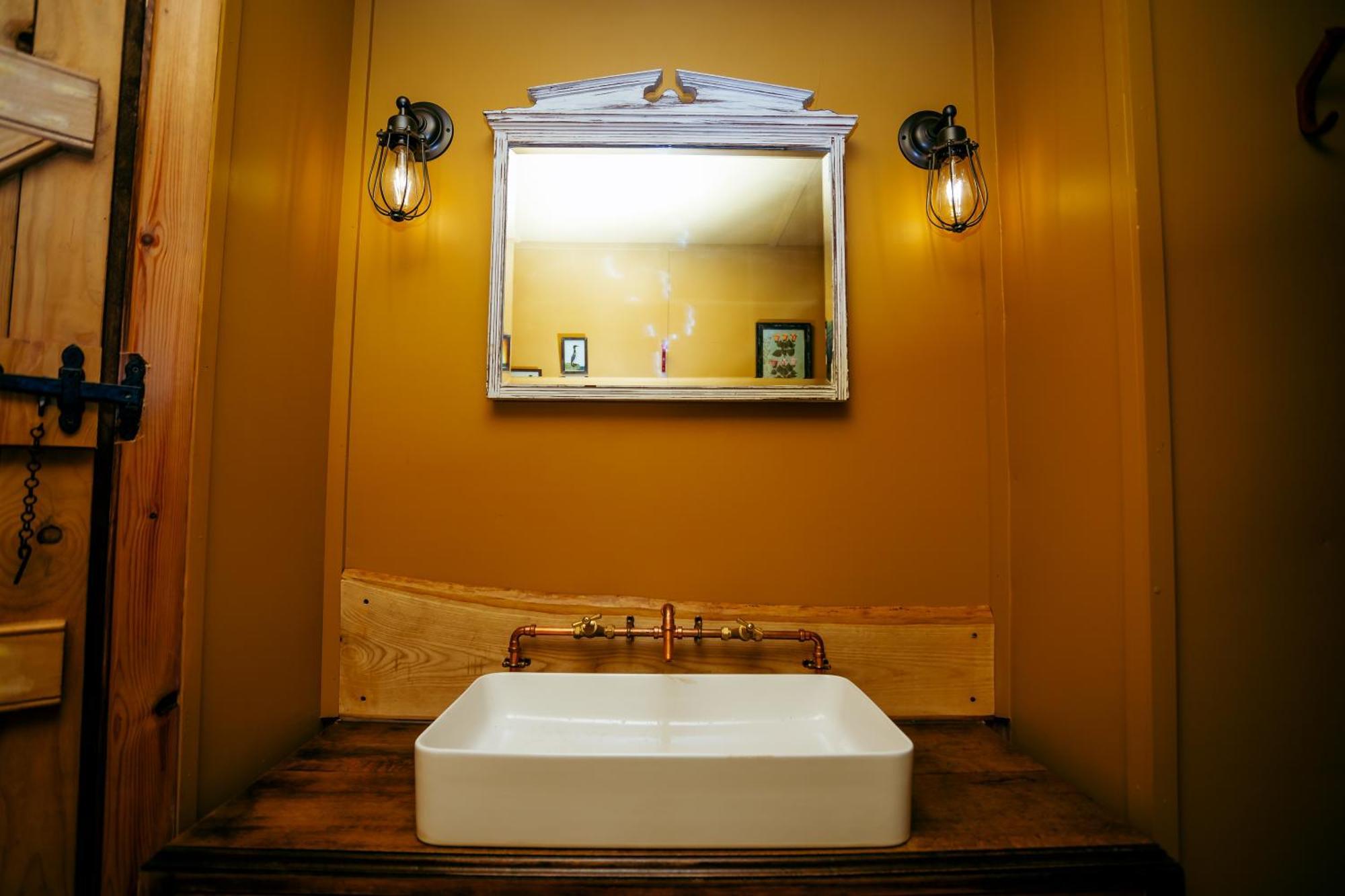 Luxury Glamping Retreat In Battle 빌라 외부 사진
