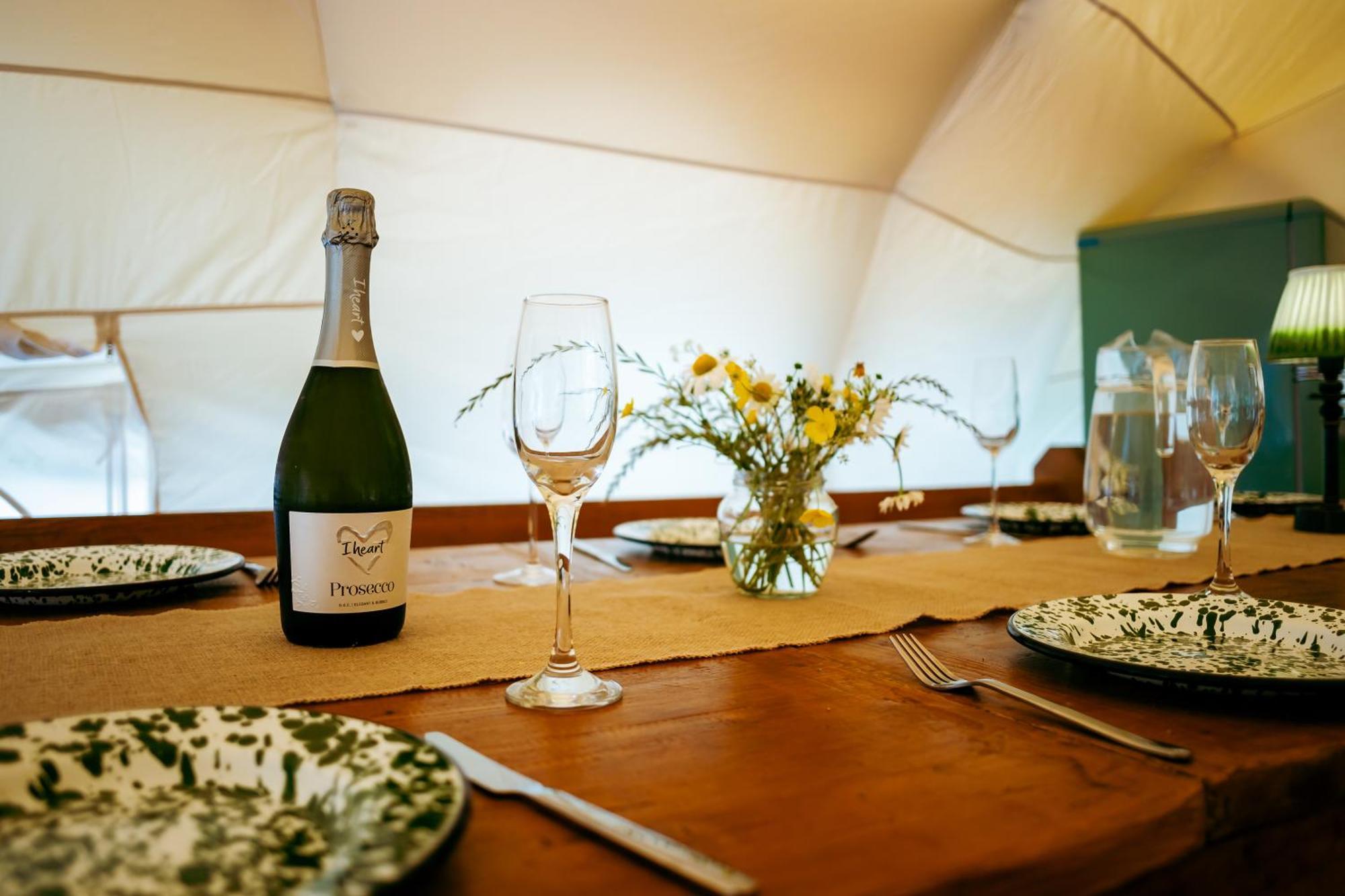 Luxury Glamping Retreat In Battle 빌라 외부 사진