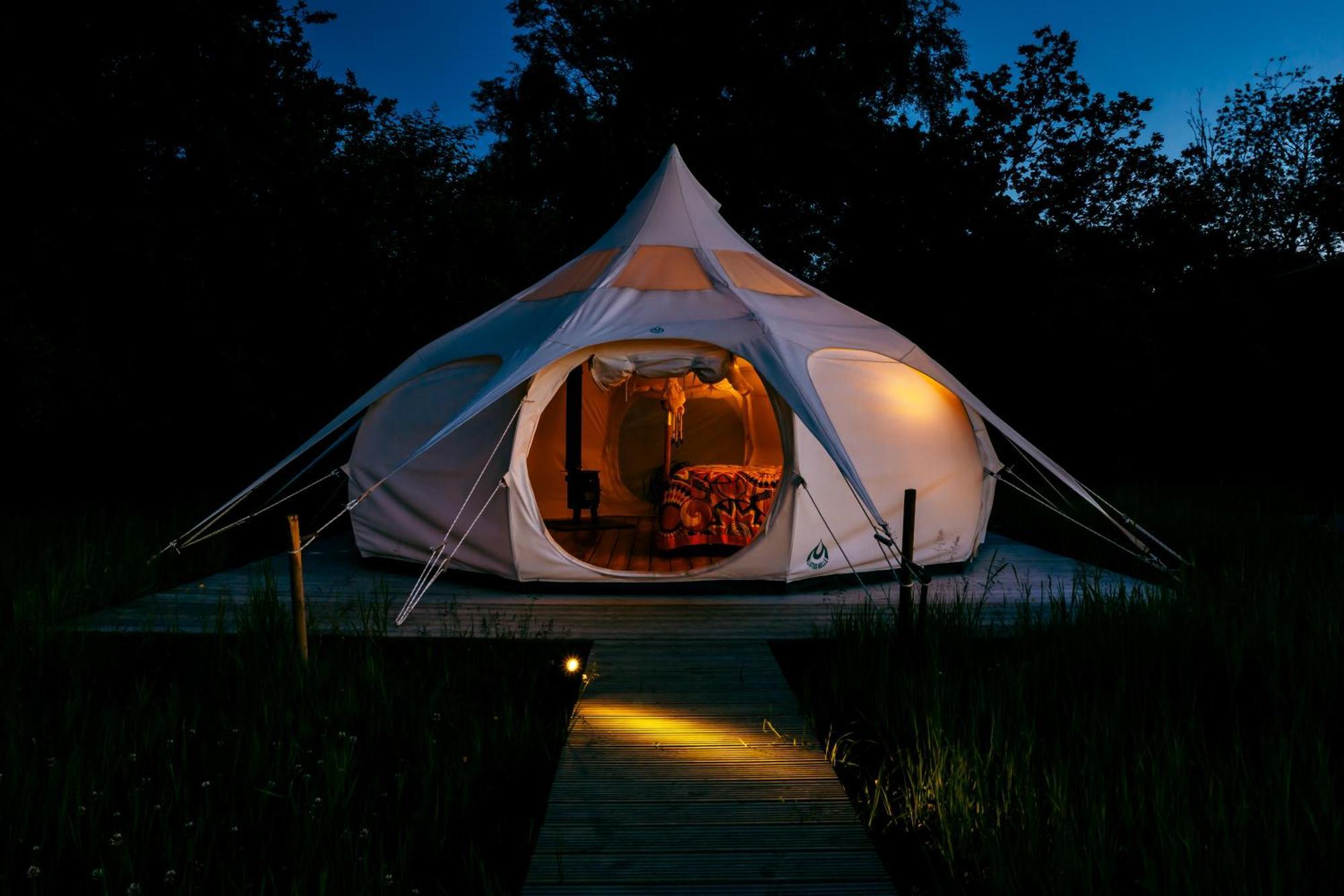 Luxury Glamping Retreat In Battle 빌라 외부 사진
