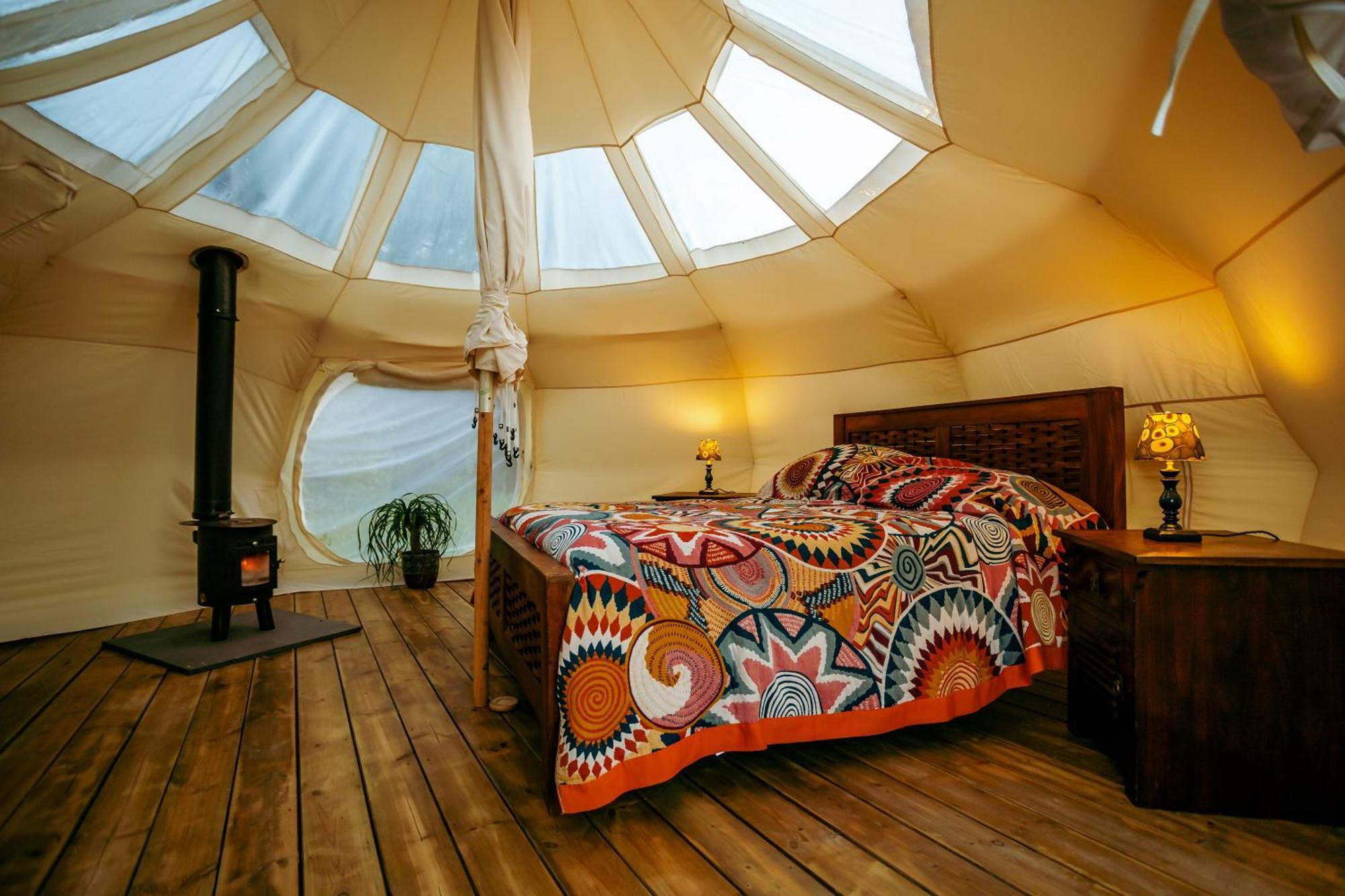 Luxury Glamping Retreat In Battle 빌라 외부 사진