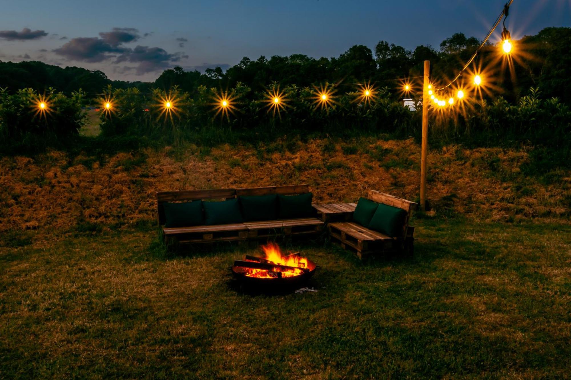 Luxury Glamping Retreat In Battle 빌라 외부 사진