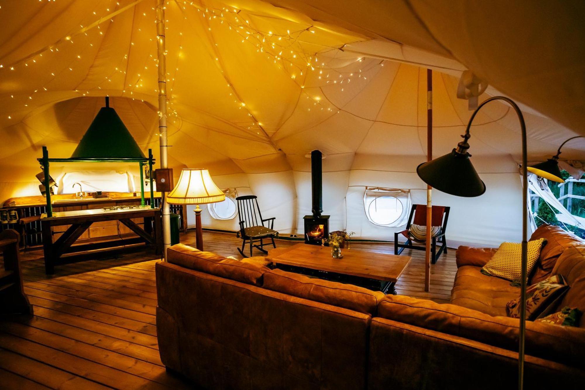 Luxury Glamping Retreat In Battle 빌라 외부 사진